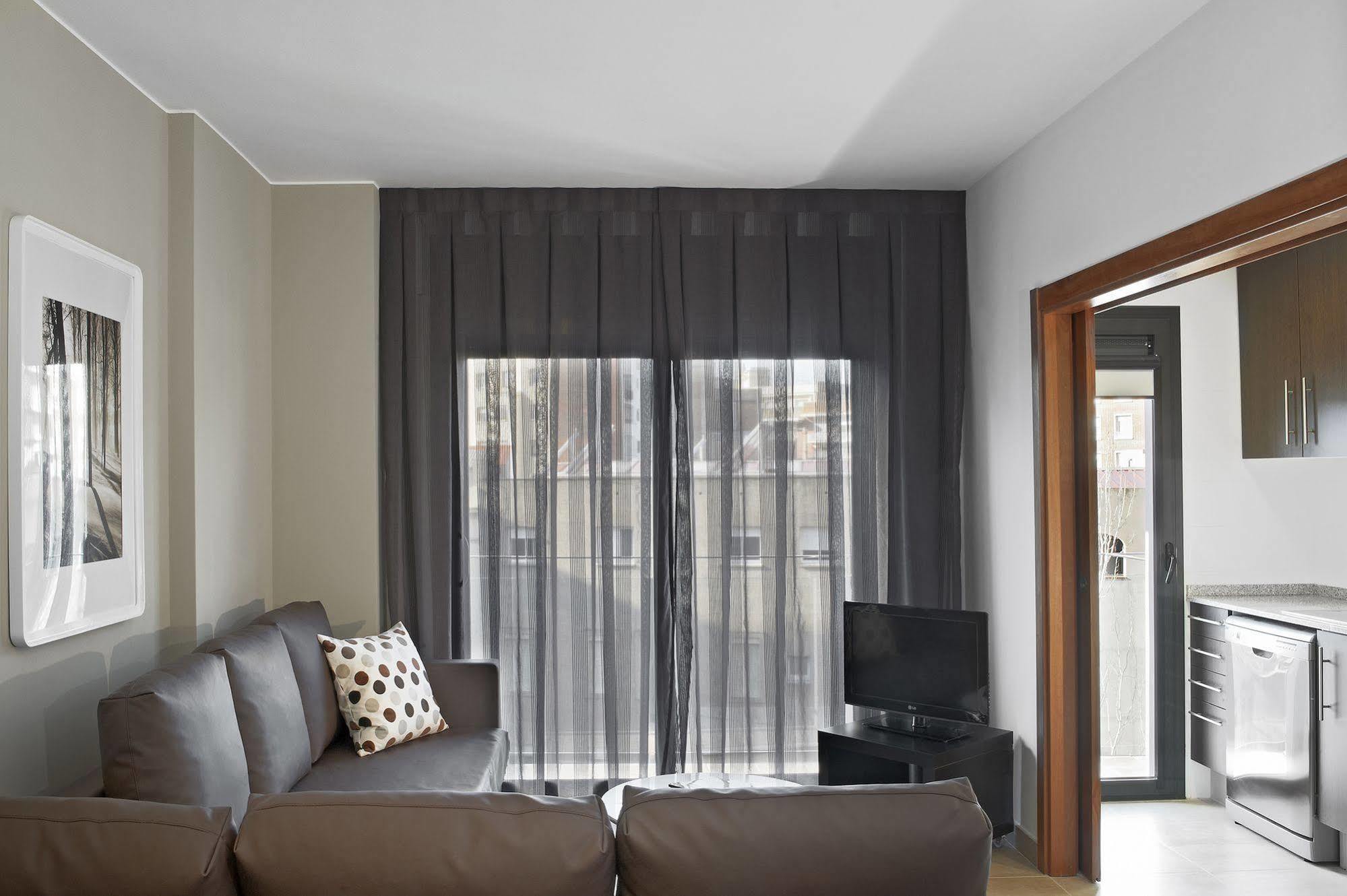 Barcelona Apartment Gran De Gracia Exterior photo